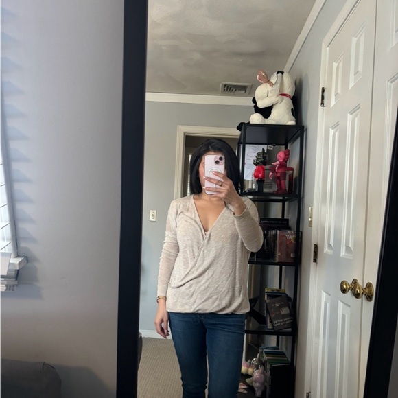 Abercrombie & Fitch Light Beige wrap sweater in XS. - Picture 3 of 8